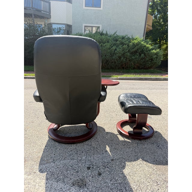 Black Leather Ekornes Stressless Chair & Ottoman For Sale In Philadelphia - Image 6 of 12