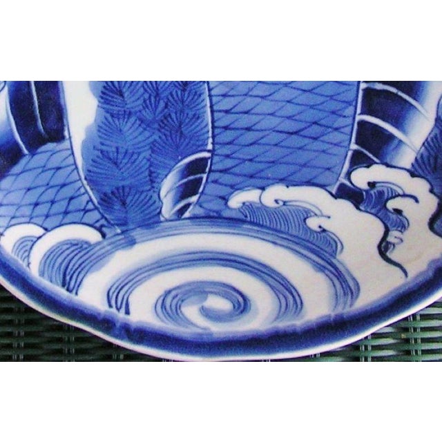Japanese Early Edo Period Japanese 12.75 Inch Shallow Bowl With Carp and Waves For Sale - Image 3 of 7