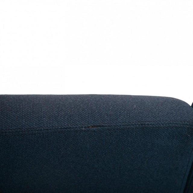 3303 Three-Seater Airport Sofa in Blue Fabric by Arne Jacobsen, 1980s For Sale - Image 11 of 18