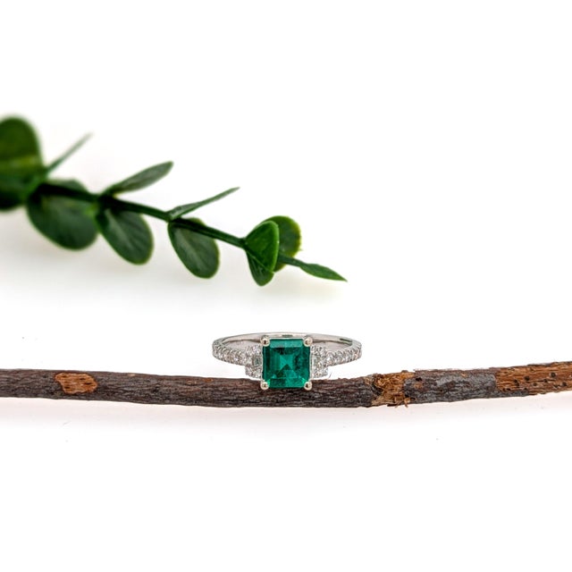 Modern Colombian Emerald Ring With Diamond Accents: 14k Solid Gold, Asscher Cut 6mm, Size 6.75 For Sale - Image 3 of 6