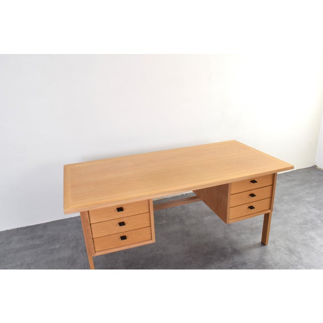 Mid-Century Oak Desk by Svend Åge Madsen for Sigurd Hansen, 1960s For Sale - Image 13 of 18