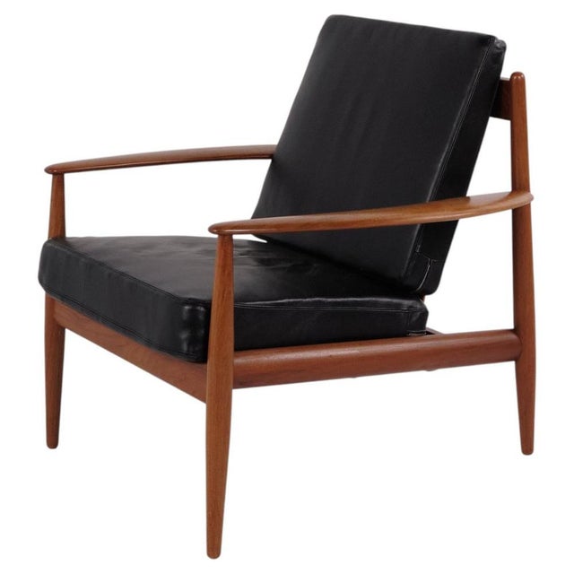 Model 118 Armchair Grete Jalk for France & Søn in Teak and Black Leather, 1960s For Sale - Image 11 of 11