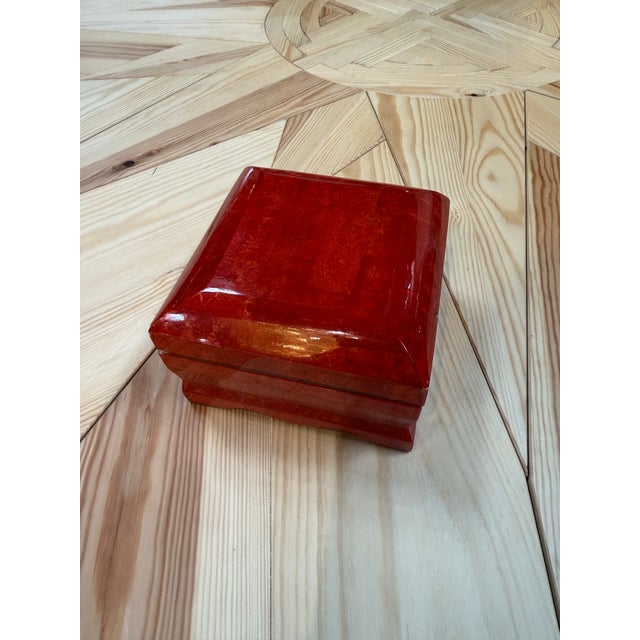 1970s Vintage Red Lacquer Decorative Box With Scalloped Footed Base For Sale - Image 5 of 8