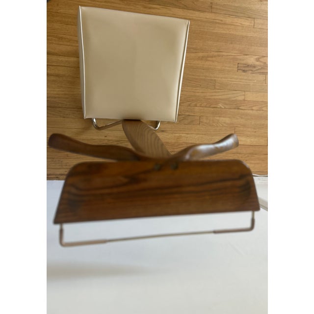 1960s 1967 Vintage Oak Valet Chair – Original Setwell Co. Mid Century Butler W/ Chrome Base For Sale - Image 5 of 8