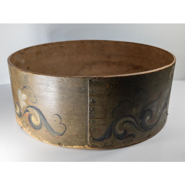 Farmhouse 19th Century Large Norwegian Pine Tine Box With Rosemaling, Signed For Sale - Image 3 of 13