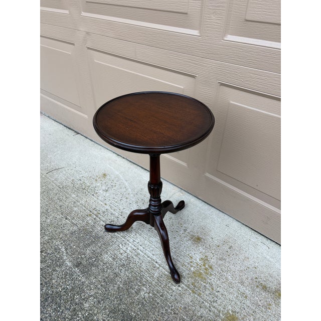 Queen Anne Antique Georgian Mahogany Round Side Table, Early 20th Century For Sale - Image 3 of 9
