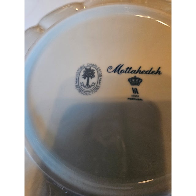 Mottahedeh Mottahedeh Charleston Collection Scalloped Canton Bowl For Sale - Image 4 of 4