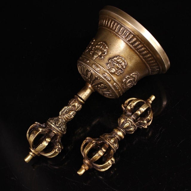 Traditional Late 19th Century Brass Vajra and Bell Set, Tibetan Ritual Objects, 708g For Sale - Image 3 of 9