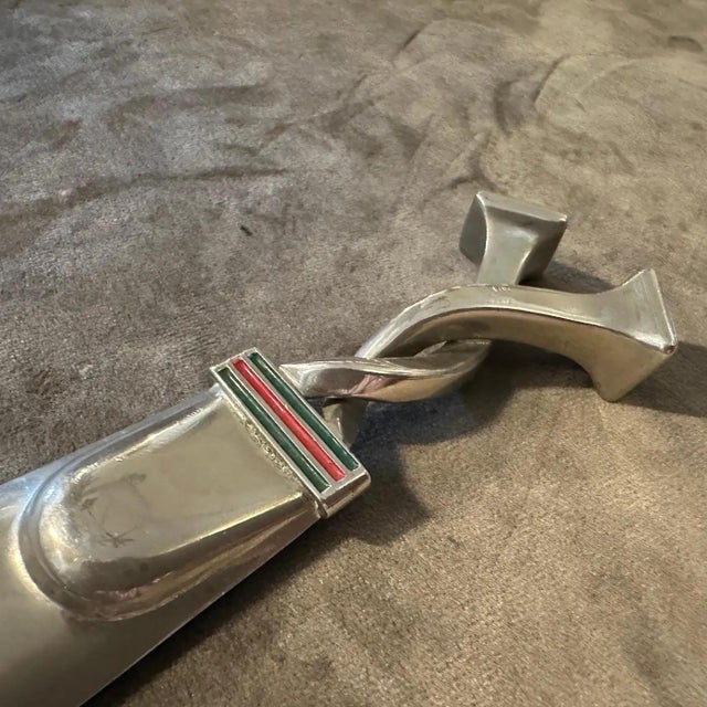 Gucci 1980s Iconic Silver Plated Enameled Metal Nail Shoehorn by Gucci For Sale - Image 4 of 9