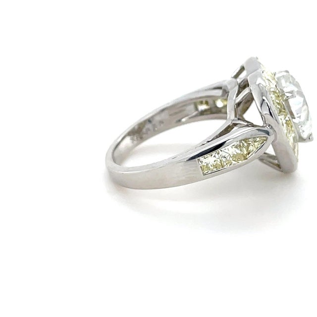 Oscar Heyman, 3.15 Carats Heart Diamond and Yellow Diamond Engagement Ring, Size 7.5 For Sale - Image 4 of 7