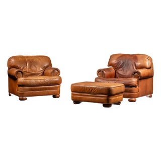 Pair of Vintage Leather Club Chairs With Matching Ottoman by Emerson For Sale