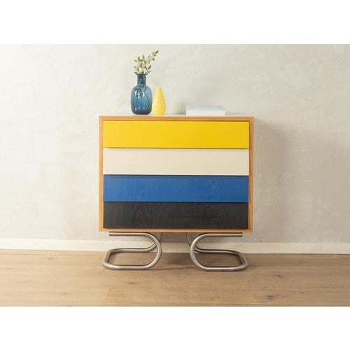 1950s chest of drawers, Oldenburger Möbelwerkstätten accomplished design: perfect proportions and noticeable attention to...
