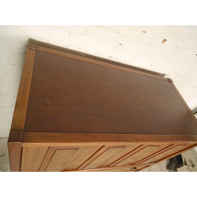Wood Mid-Century Gentleman's Chest by Widdicomb For Sale - Image 7 of 9