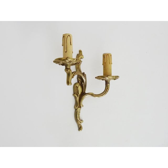 One Double-Light Bronze Wall Sconce with Acanthus Leaf Motif, 1950s For Sale - Image 3 of 10