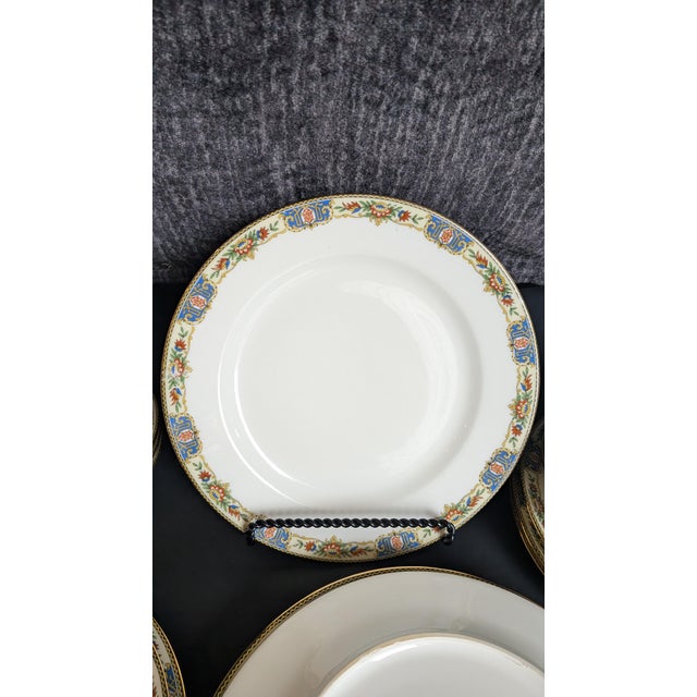 Traditional Antique 24 Piece Limoges France Tressemane Vogt Dinnerware Set For Sale - Image 3 of 6