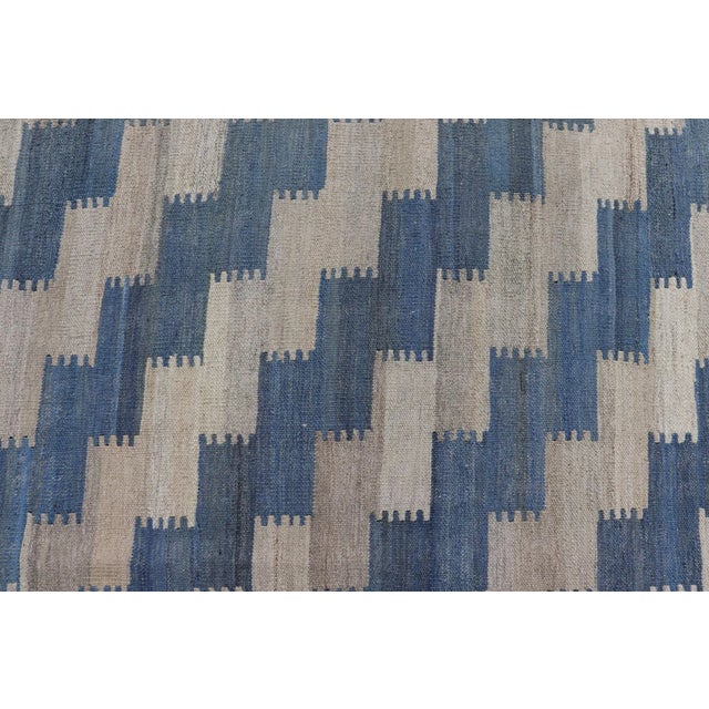 Hand Woven Flat-Weave Kilim Rug With a Modern Design in Blue and Creams For Sale In Atlanta - Image 6 of 13