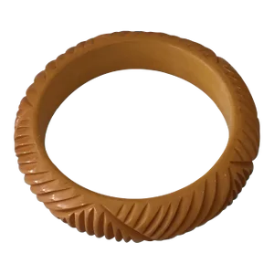 Vintage Circa 1930s Carved Butterscotch Bakelite Bangle