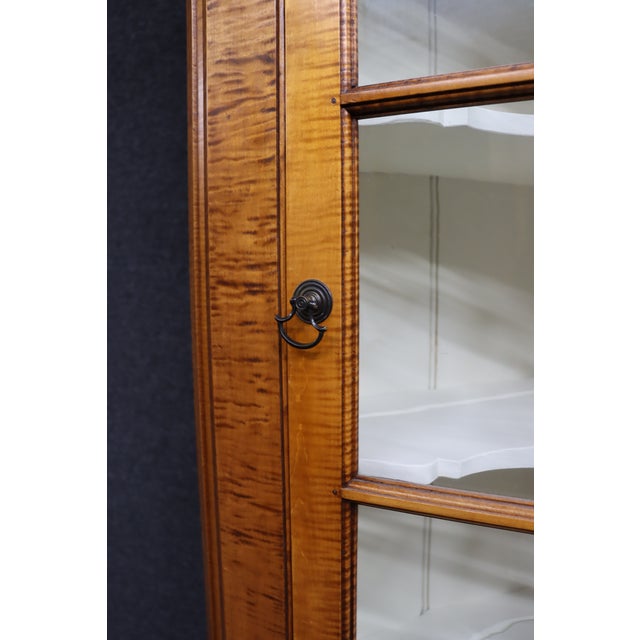 Traditional D. R. Dimes Benchmark Tiger Maple Corner Cabinet For Sale - Image 3 of 18