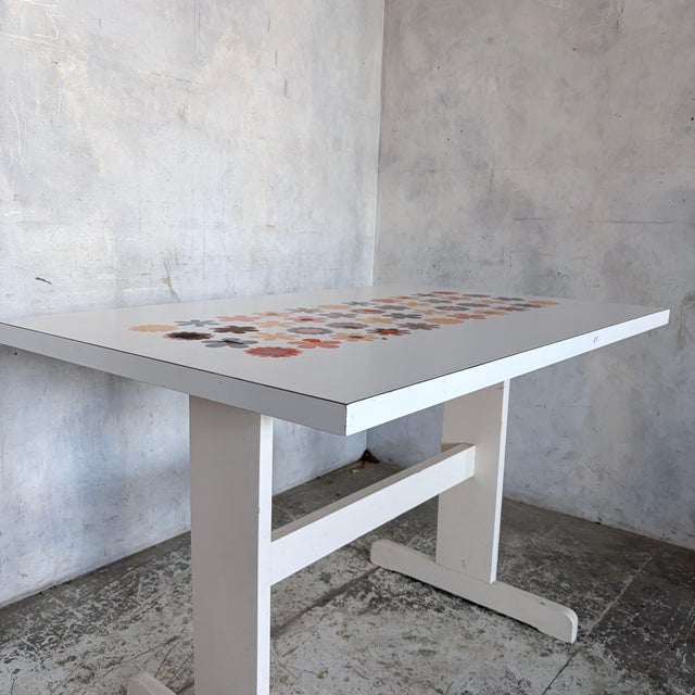 Contemporary Mid-Century Modern Space Age Floral Formica Dining Table, 1970s For Sale - Image 3 of 10