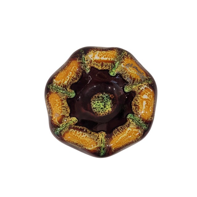 Exquisite valet tray Le Portel, made in France during the 1970s. Slightly octagonal in shape, it features a glaze in...