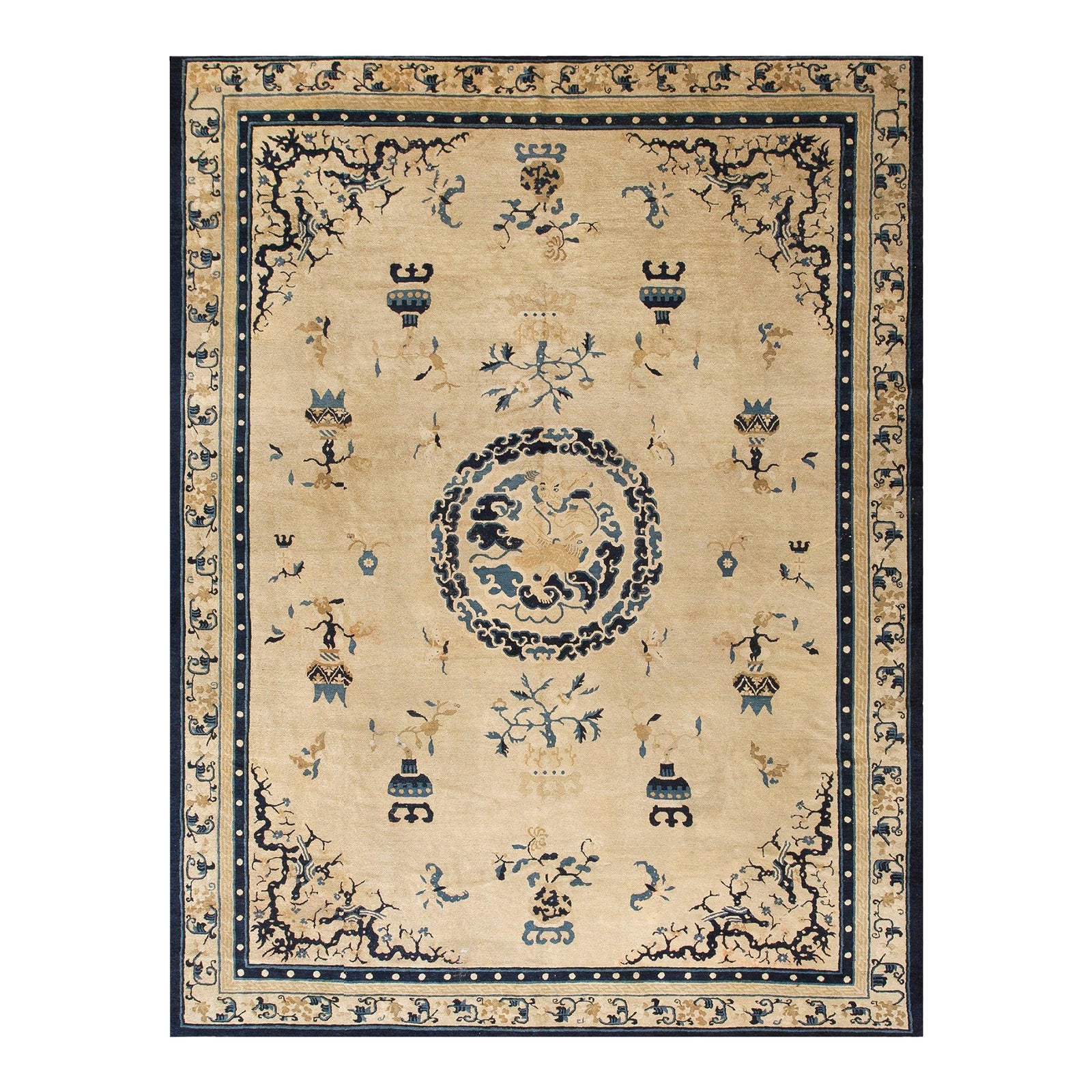 Superlative Beige Open Field With Details Flowers in a Medallion Design ...