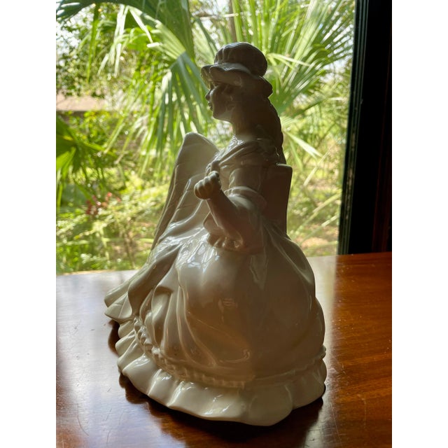 1970s Vintage 1970s Bicentennial Betsy Ross Statuette For Sale - Image 5 of 8