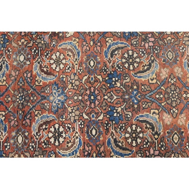 A large town in the Greater Hamadan Weaving Area, specializing in single-wefted scatters, room sizes, gallery carpets,...