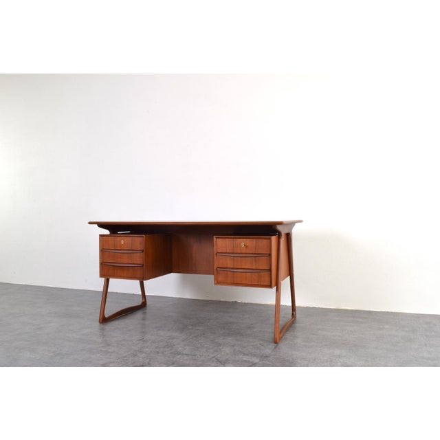 Mid-Century Danish Teak Executive Desk by Svend Åge Madsen for H.P. Hansen, 1960s For Sale - Image 11 of 18