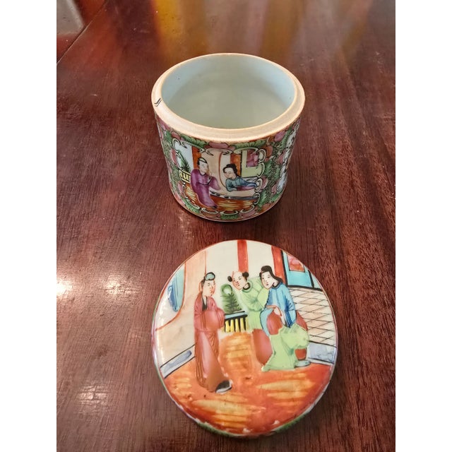 薔薇一輪 BONE CHINA 薔薇一輪 BONE CHINA Antique Chinese Porcelain Rose Medallion