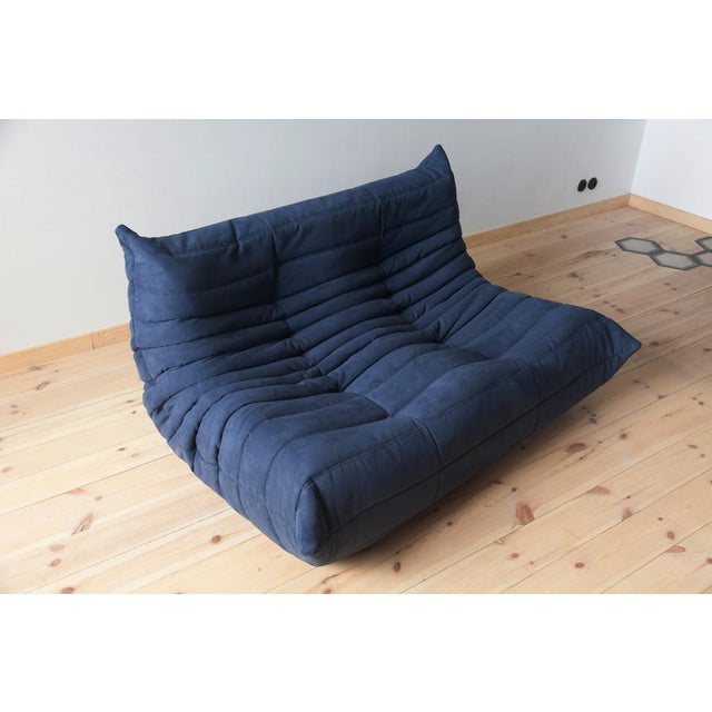 Ligne Roset Set of Blue Microfiber Togo 2- and 3-Seat Sofa by Michel Ducaroy for Ligne Roset For Sale - Image 4 of 8