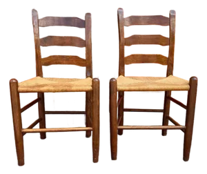 Mid 20th Century Pair of Vintage Early American Primitive Style High Ladder-Back Rush Seat Dining Chairs