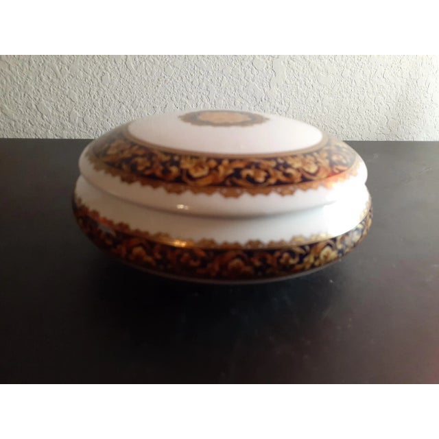 Traditional 1950s Bacchus Limoges France Round Porcelain Trinket Box For Sale - Image 3 of 7