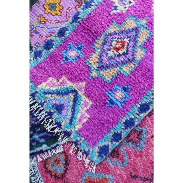 Hand-Knotted Zuid Runner in Deep Fuchsia & Teal - 2.6 X 10 For Sale - Image 4 of 5