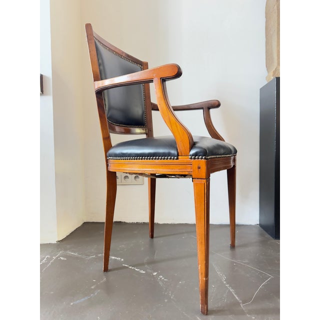 Wood Classic Executive Armchair in Cherry Wood and Leather, 1920 For Sale - Image 7 of 10