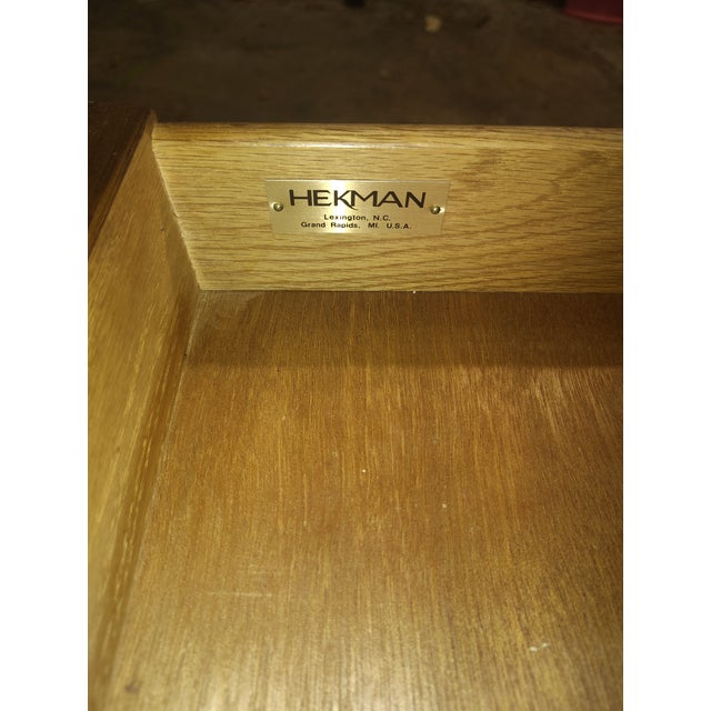 Mid 20th Century Vintage Hekman Queen Anne–Style Burl Drop-Leaf Side Table For Sale - Image 5 of 5