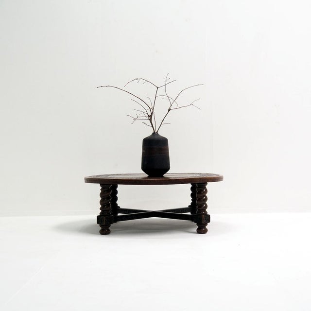 The table is signed and dated on the bottom with pencil. Probably with the name of the then owner and the year in which...