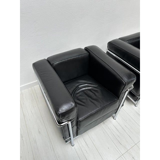 Mid-Century Modern Vintage Black Leather LC2 Armchair by Le Corbusier & Charlotte Perriand for Cassina, 1990s For Sale - Image 3 of 15