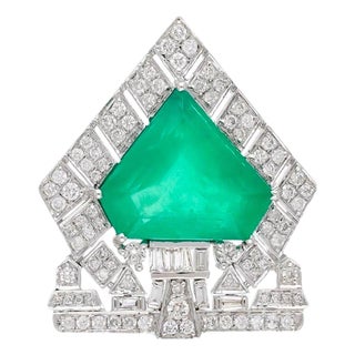7 Ct Natural Emerald 1 Ct Brilliant cut Diamond Brooch /Pin 18 Kt White Gold For Sale