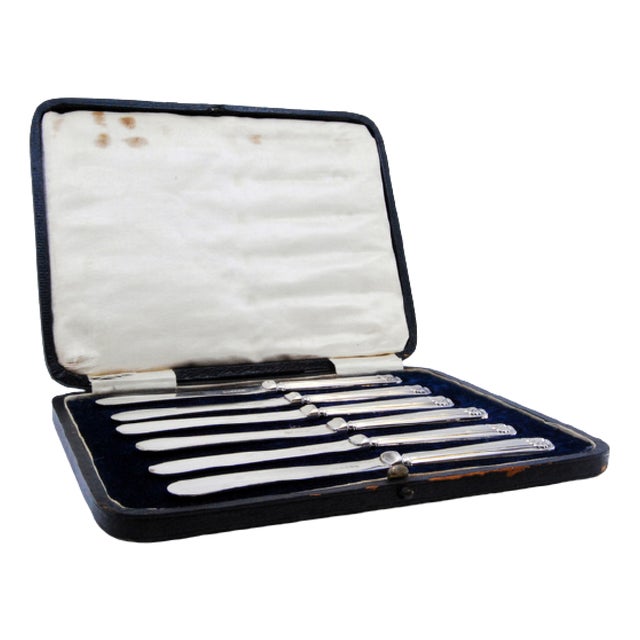 Butter Knives with Beaded and Shell-Shaped Silver Handles, Set of 6 For Sale