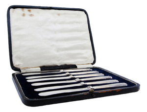 Butter Knives with Beaded and Shell-Shaped Silver Handles, Set of 6