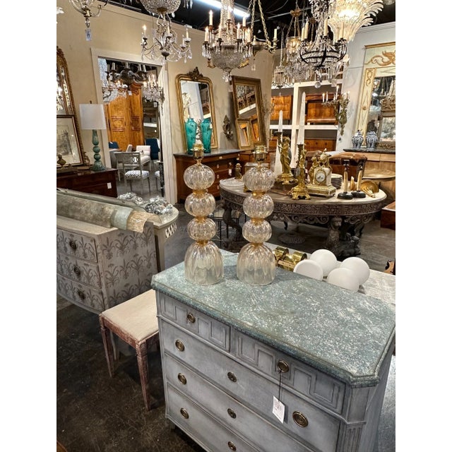 Pair of Modern Pink Opalescent Murano Glass Lamps For Sale In Dallas - Image 6 of 7