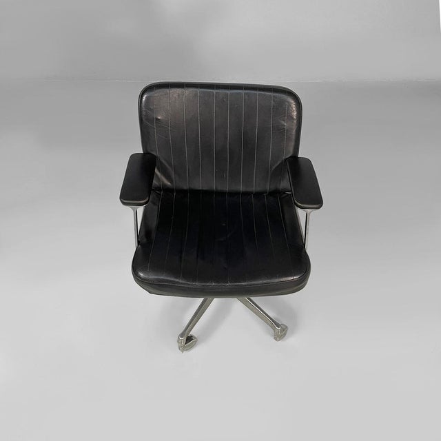 Italian Modern Leather and Metal Armchair by Osvaldo Borsani for Tecno, 1970s For Sale - Image 9 of 18