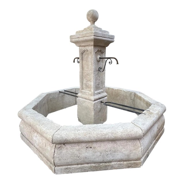 Le Louvre Carved Limestone Center Fountain From the South of France For Sale