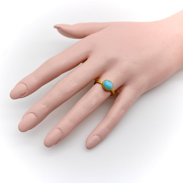 1990s 24k Gold Handmade Persian Turquoise Cabochon Ring, Size 7.5 For Sale - Image 9 of 10