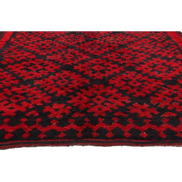 Berber Tribes of Morocco Vintage Talsint Moroccan Rug, 06'01 X 10'01 For Sale - Image 4 of 10