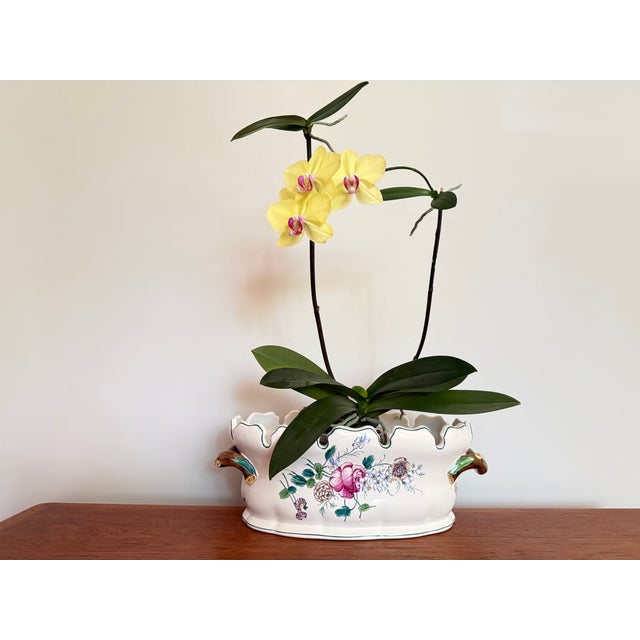 Beautiful Tiffany hand-painted centerpiece bowl with pretty floral pattern and scalloped edge. Very versatile piece could...