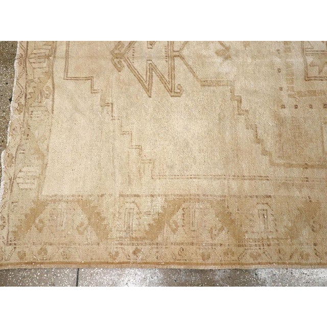 Textile Galerie Shabab Collection Mid-20th Century Turkish Anatolian Gallery Rug For Sale - Image 7 of 10