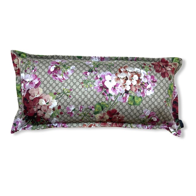 Gucci Gucci Gg Logo Blooms Hydrangea Silk Scarf Lumbar Pillow For Sale - Image 4 of 5