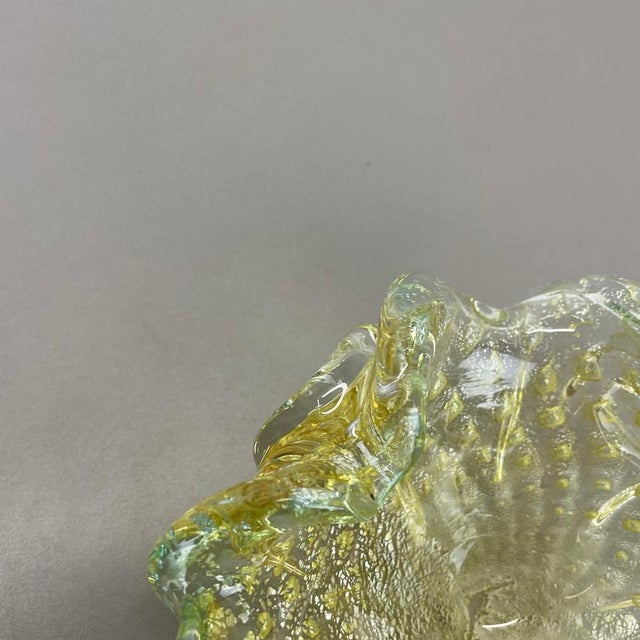Murano Glass Flakes Bowl or Ashtray attributed to Barovier & Toso, Italy, 1970s For Sale - Image 12 of 17