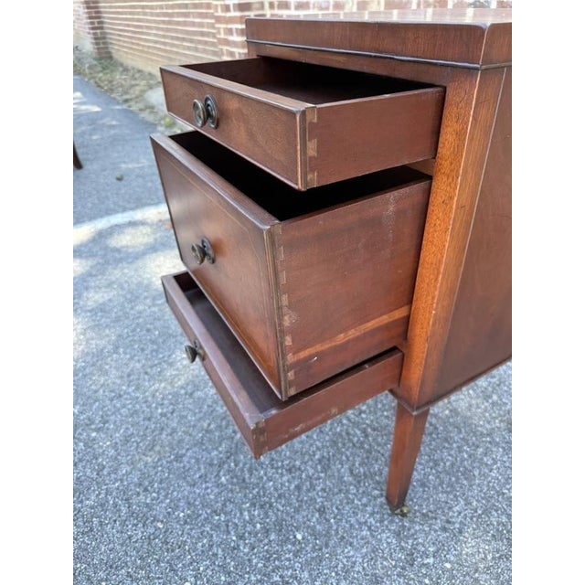 Early 20th Century Pair of Regency Style Inlaid Mahogany Three Drawer Bedside Tables/ Nightstands For Sale - Image 10 of 18